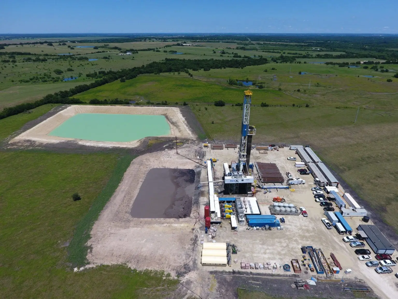 Rezervor de stocare termică, conducte și senzori